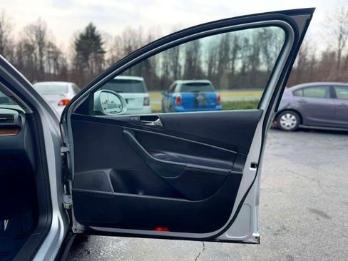 Used 2008 Volkswagen Passat Lux image 13