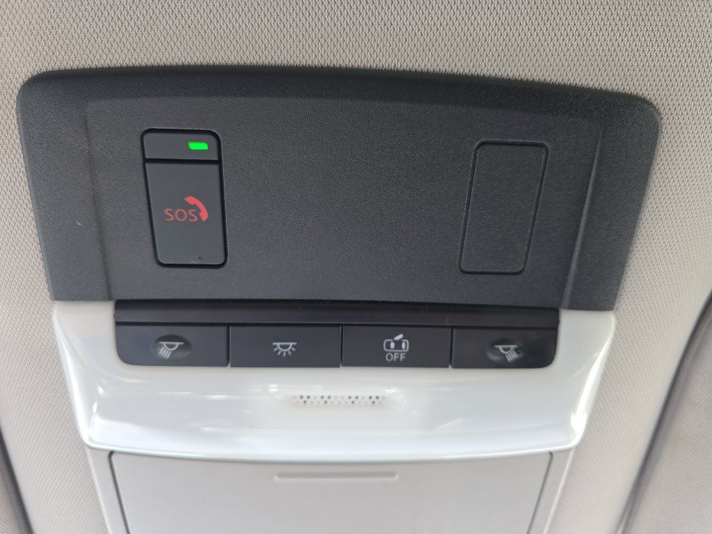 Used 2023 Nissan Pathfinder SL w/ Lighting Package (N92) FWD image 32