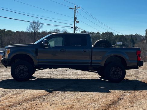 Used 2017 Ford F250 Lariat w/ Lariat Ultimate Package image 6