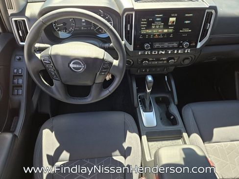Used 2025 Nissan Frontier SV w/ SV Convenience Package image 13