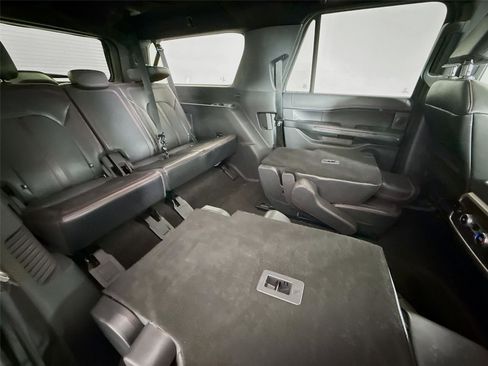 Used 2022 Ford Expedition Max Limited AWD/4WD image 16