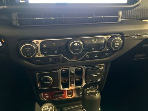 New 2026 Jeep Wrangler Unlimited Rubicon image 24