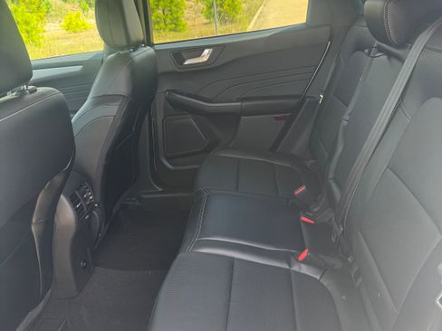 Used 2024 Ford Escape Platinum image 31