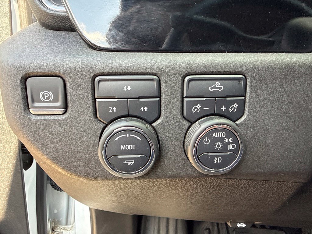 Used 2025 Chevrolet Silverado 3500 LT AWD/4WD image 18