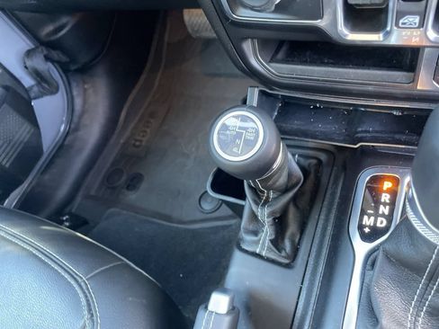 Used 2022 Jeep Wrangler Unlimited Sahara w/ Cold Weather Group AWD/4WD image 27