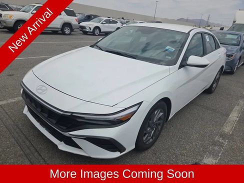 Used 2024 Hyundai Elantra SEL FWD image 6