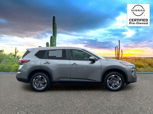Certified 2025 Nissan Rogue SV FWD image 6