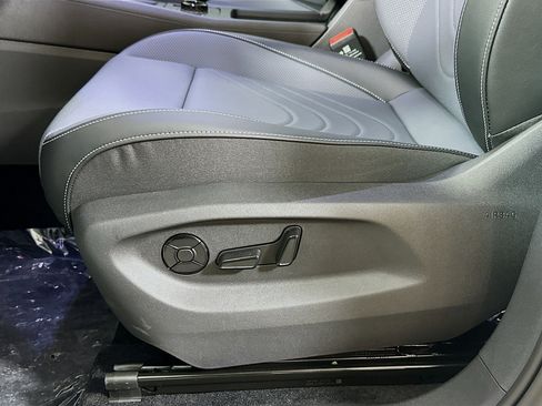 New 2026 Volkswagen Tiguan SE image 18