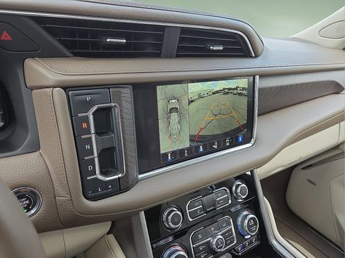 Used 2023 GMC Yukon Denali w/ Max Trailering Package AWD/4WD image 8