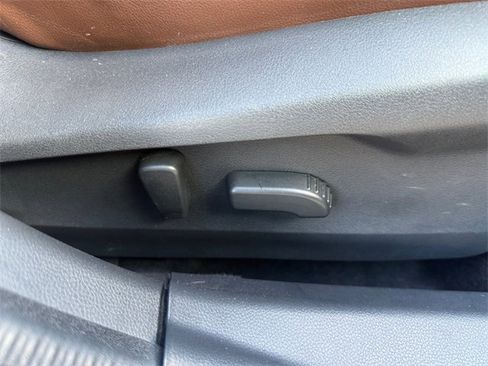 Used 2021 Subaru Outback Touring w/ Popular Package #2 image 25