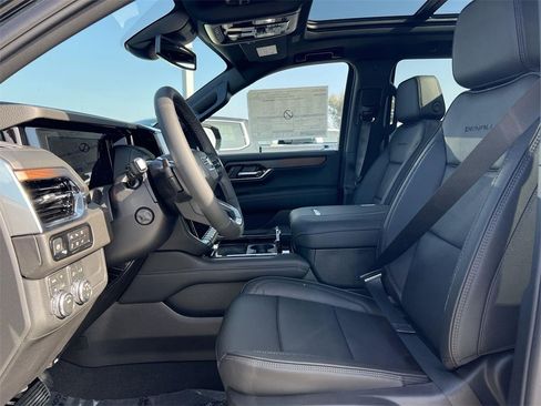 New 2026 GMC Yukon Denali w/ Sun & Power Step Package image 25