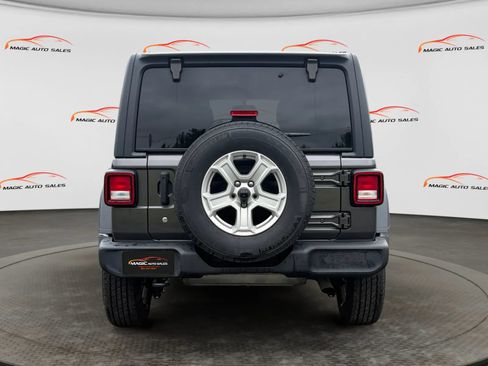 Used 2019 Jeep Wrangler Unlimited Sport S AWD/4WD image 9