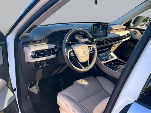 Used 2023 Lincoln Aviator Grand Touring w/ Equipment Group 301A AWD/4WD image 17
