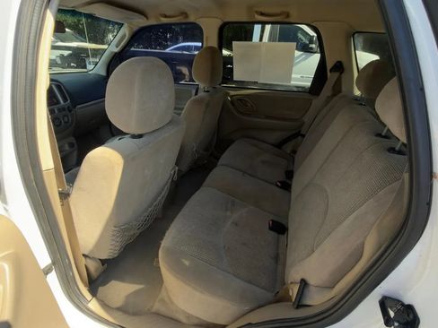 Used 2004 MAZDA Tribute LX image 12