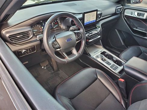 Certified 2023 Ford Explorer ST-Line w/ Class IV Trailer Tow Package image 3