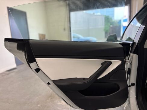 Used 2021 Tesla Model 3 Standard Range Plus image 13