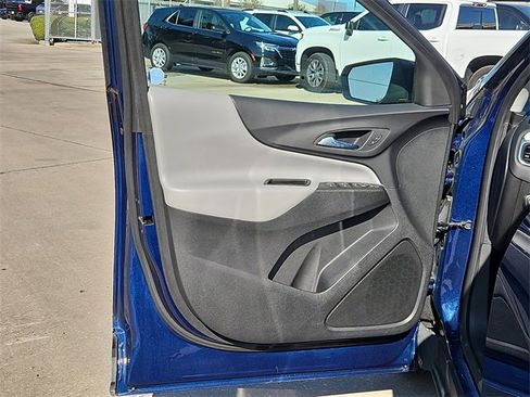 Used 2022 Chevrolet Equinox LS w/ LS Convenience Package image 16