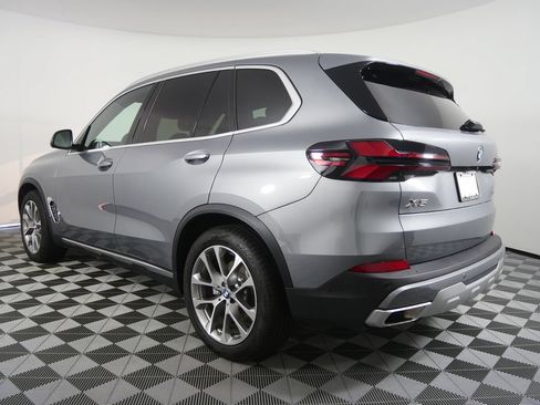 Used 2026 BMW X5 xDrive40i w/ Premium Package AWD/4WD image 5