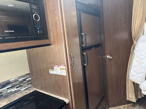 Used 2018 Ford E-350 and Econoline 350 Super Duty w/ Motorhome Prep Package image 5