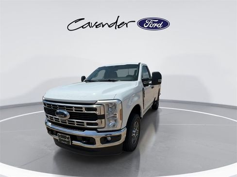 New 2025 Ford F350 XLT w/ FX4 Off-Road Package image 4