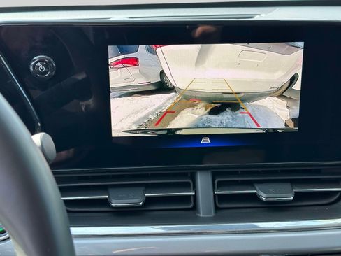 Used 2024 Chevrolet Trax LT w/ Driver Confidence Package image 24