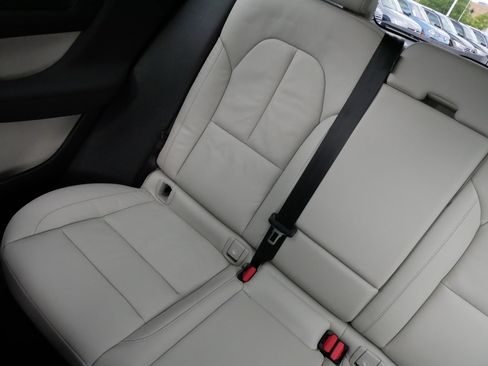 Used 2023 Volvo XC40 B5 Plus w/ Driver Assist Package AWD/4WD image 12