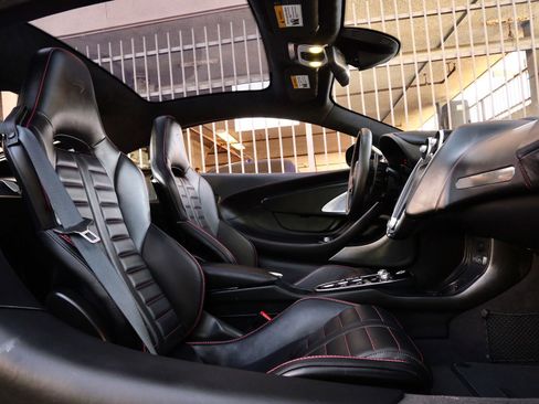 Used 2025 McLaren GTS image 11