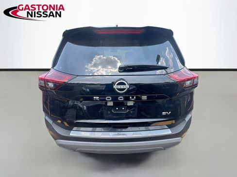 Used 2023 Nissan Rogue SV FWD image 7