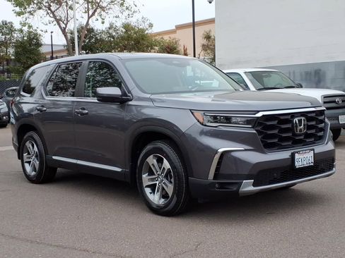 Certified 2023 Honda Pilot EX-L image 3