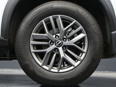 Certified 2025 Nissan Rogue S FWD image 9