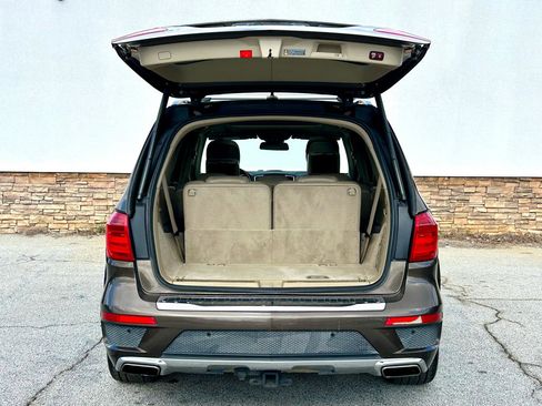 Used 2013 Mercedes-Benz GL 550 4MATIC image 32