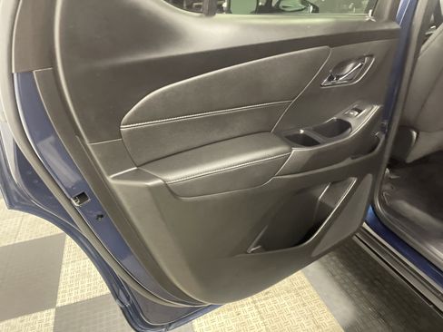 Used 2022 Chevrolet Traverse LT image 15