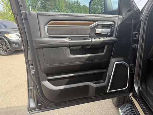 Used 2023 RAM 2500 Laramie AWD/4WD image 16
