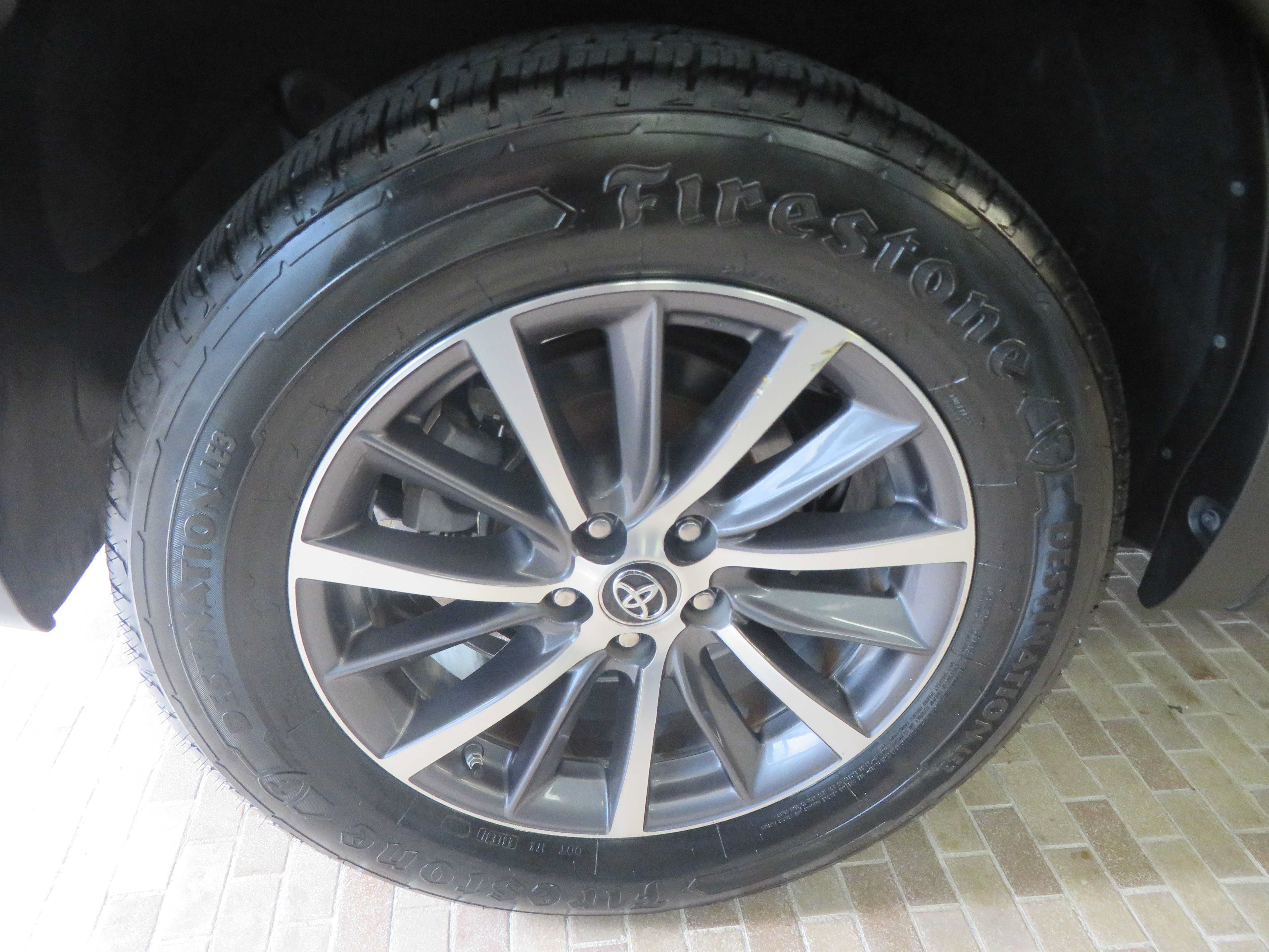 Used 2019 Toyota Highlander XLE FWD image 9