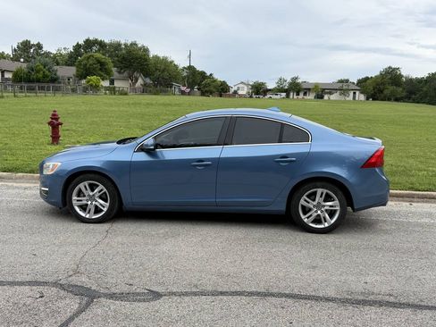 Used 2014 Volvo S60 T5 FWD image 1