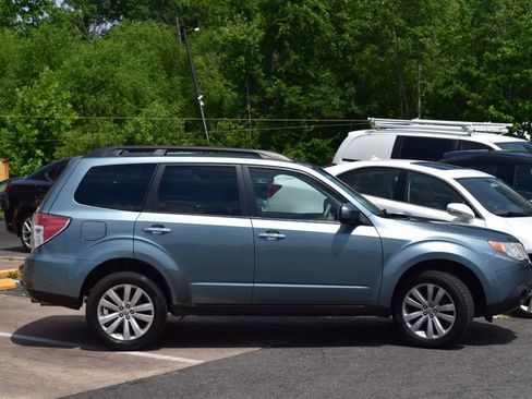 Used 2011 Subaru Forester 2.5X Premium w/ All-Weather Pkg AWD/4WD image 4