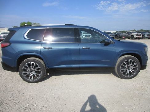 New 2026 GMC Acadia Denali Ultimate AWD/4WD image 3
