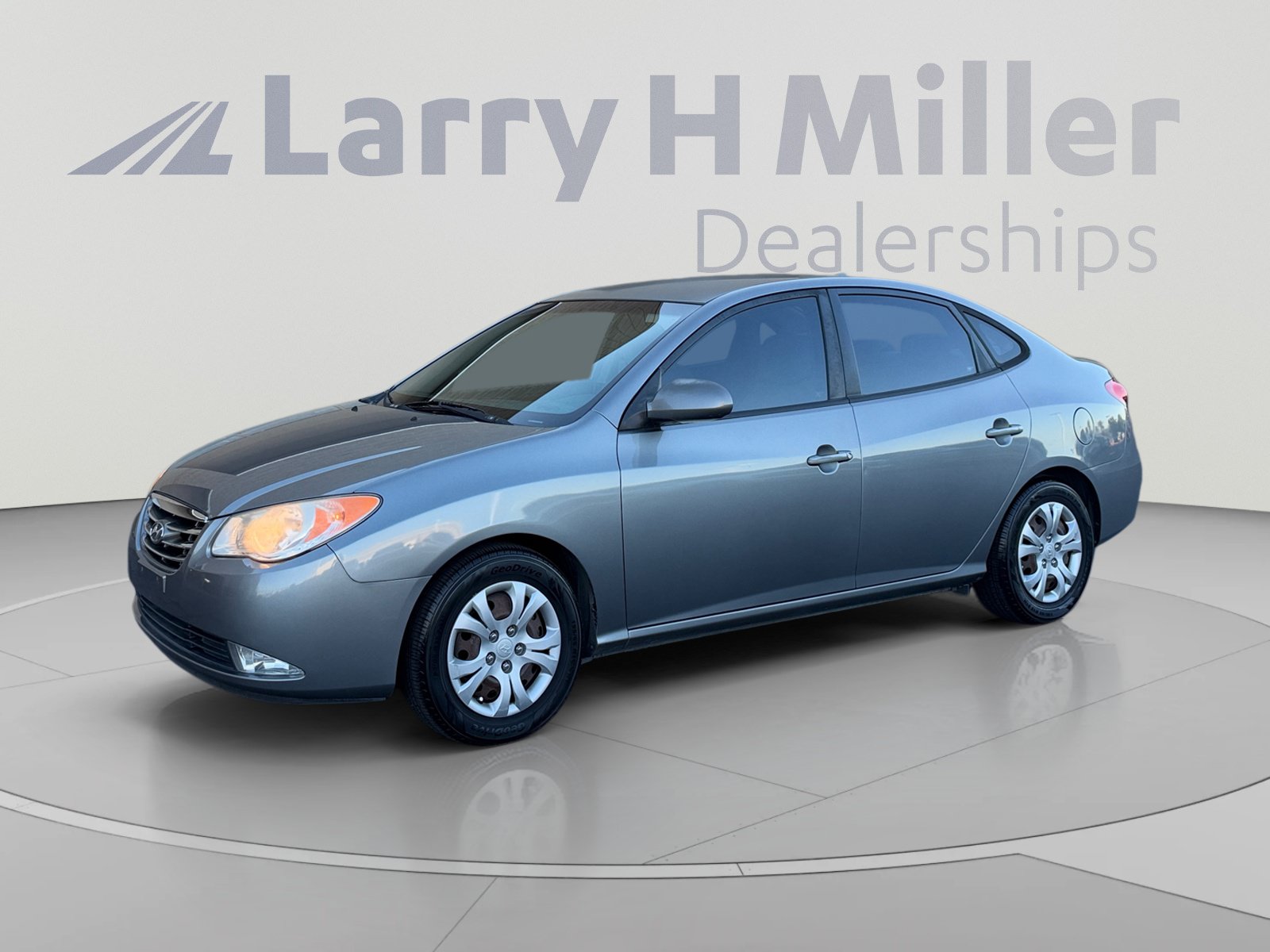 Used 2010 Hyundai Elantra GLS FWD image 1