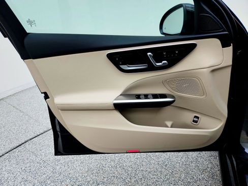 Used 2025 Mercedes-Benz C 300 Sedan image 25