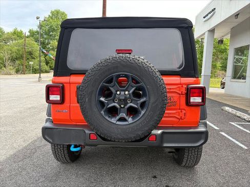 Certified 2023 Jeep Wrangler Unlimited w/ Cold Weather Group AWD/4WD image 8