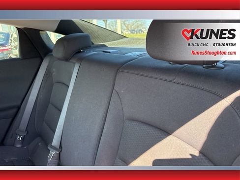 Used 2022 Chevrolet Malibu RS image 37