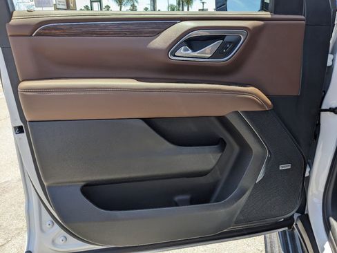 New 2023 Chevrolet Suburban High Country RWD image 7