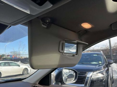 Used 2023 Nissan Rogue SV w/ SV Premium B Package image 33