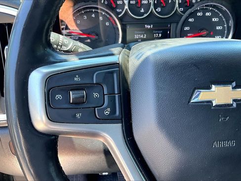 Used 2021 Chevrolet Silverado 1500 LT AWD/4WD image 23