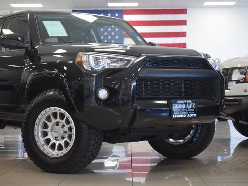 Used 2014 Toyota 4Runner SR5 AWD/4WD image 4