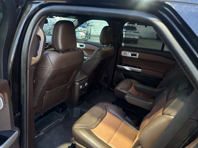 Used 2021 Ford Explorer King Ranch w/ Premium Technology Package RWD image 13