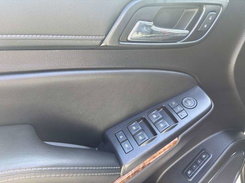 Used 2016 Chevrolet Suburban LTZ image 7