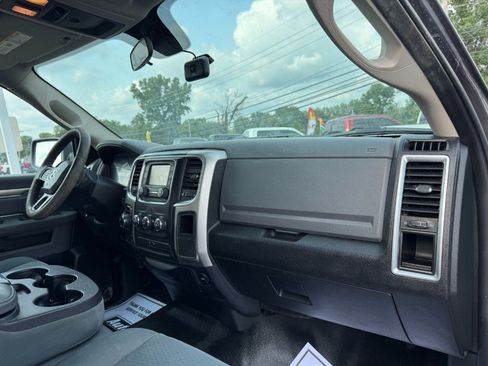 Used 2017 RAM 1500 Classic SLT AWD/4WD image 19