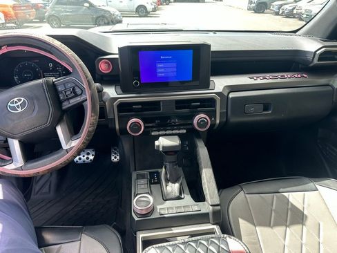 Used 2024 Toyota Tacoma TRD Sport image 9