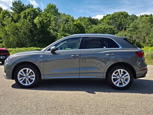 Used 2021 Audi Q3 2.0T Premium w/ Convenience Package AWD/4WD image 2